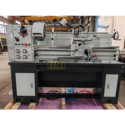 220/380V Spanning Mini draaibank Horizontaal gat Bed draaibank met 1930 * 760 * 1580mm afmetingen