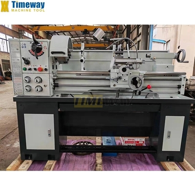 220/380V Spanning Mini draaibank Horizontaal gat Bed draaibank met 1930 * 760 * 1580mm afmetingen