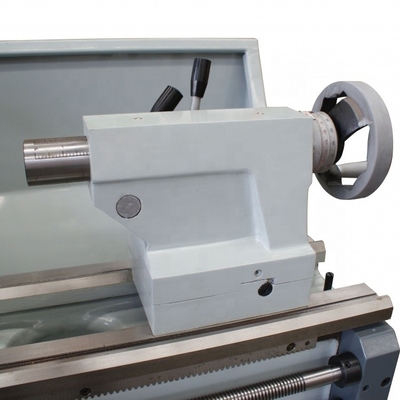T-1440B Precision Gear Head Motor Lathe met 220 mm Swing Diameter Over Cross Slide