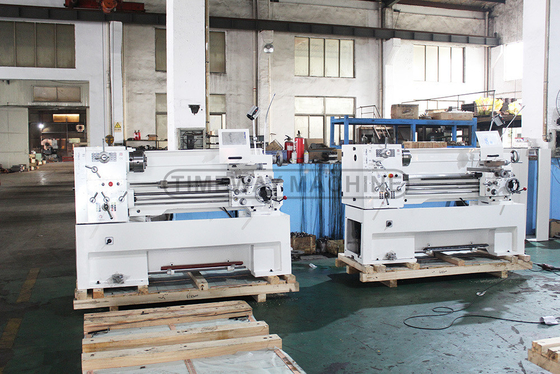 400-800mm Swing Taper van de staarthoek MT4 Horizontale Precision Gap Bed Metalen draaibank