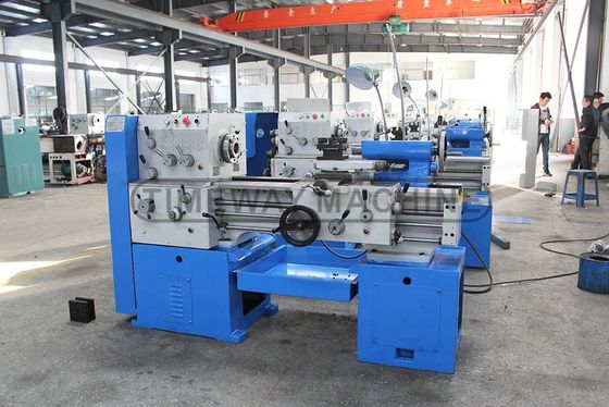 16 1600 r.p.m. Metalen draaibank met hoge precisie Mini draaibank machine met 1500 kg gewicht