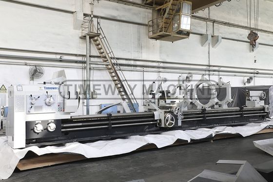 970 mm breedte hoge precisie zware werkzaamheden horizontale handleiding draaibank met 1 en 970 mm bed breedte