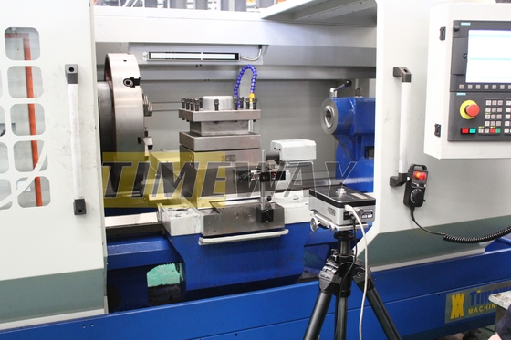 QK-255F-serie CNC Oil Country Lathe Pipe Thread Machining Center met 420mm X Axis Travel