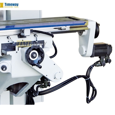 Hoog nauwkeurige CNC-turretfreesmachine met 5000 mm/min X/Y/Z-as Rapid Feed Speed