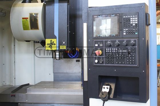 Verticale freescentra CNC-freesmachine-gereedschap met 500x1000mm werkbank afmeting