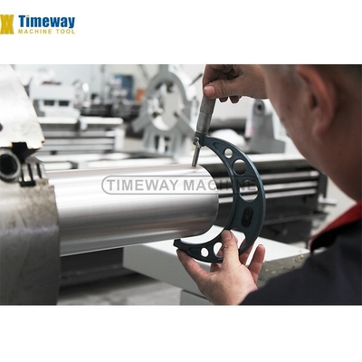 Metalen bewerkingsfunctie Zware horizontale draaibank 3000 mm Werkstuklengte