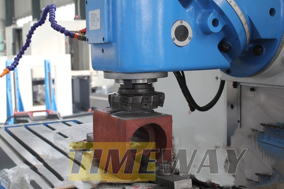 BM715 Verticale freesmachine voor metaal 1500x650mm Tafelreis en 7300kg Gewicht