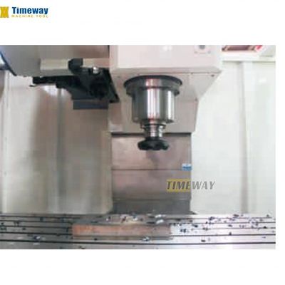 Verticaal bewerkingscentrum met hoge precisie met een enkele spindel 900x1800 mm Tafelgrootte