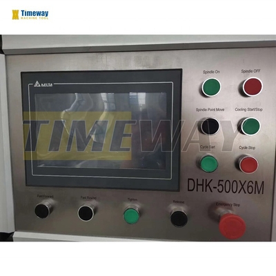 Machine voor het slijpen van diepe gaten met een koelpompstroom van 50 L/min en een servomotor met een vermogen van 0,45 kW