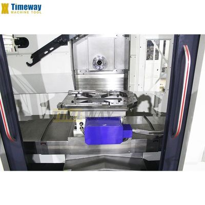 Metalen bewerkingscentrum met 0,005 mm herhaalbaarheid en 0 6000 t/m spindelsnelheid