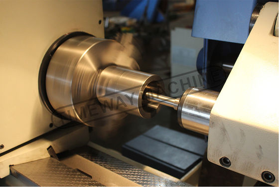 Bereik perfect gegronde oppervlakken met onze precieze cilindrische slijpmachine