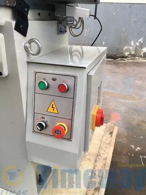 1.5kW vermogen hydraulische oppervlakte slijpmachine zadel bewegende type 850 kg gewicht