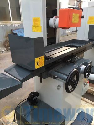 1.5kW vermogen hydraulische oppervlakte slijpmachine zadel bewegende type 850 kg gewicht