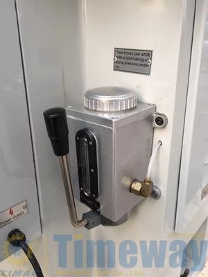 1.5kW vermogen hydraulische oppervlakte slijpmachine zadel bewegende type 850 kg gewicht