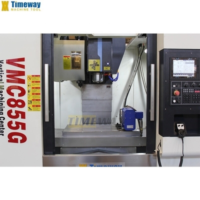 Hoog nauwkeurig verticaal bewerkingscentrum CNC freesmachine 550 mm Verticaal reizen