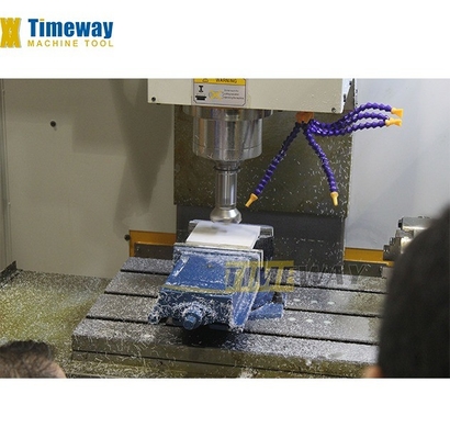 CNC-freesmachine voor het bewerken van metaal Tafelgrootte 1000*550mm Verticaal bewerkingscentrum