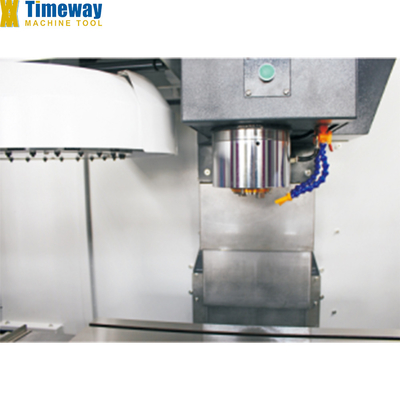 700 mm X-axis Travel VMC650 Verticaal Bewerkingscentrum Machine met BT-40 Spindle Taper