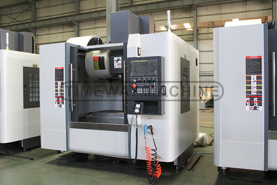 600 mm tafelreis VMC1060L CNC verticale freesmachine met 24 gereedschapsmagazinen