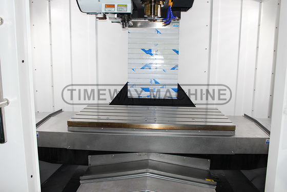 VMC1370 Groot verticaal bewerkingscentrum CNC freesmachine met 1300 mm tafelreis