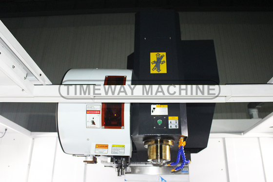 VMC1370 Groot verticaal bewerkingscentrum CNC freesmachine met 1300 mm tafelreis