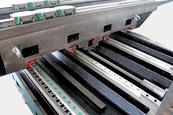 6s Min. Werktuigwisseltijd VMC1370L 3-assig verticaal bewerkingscentrum met CNC-systeem