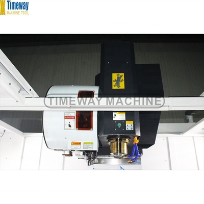 1300 mm X-axis Travel CNC 3 Axis Verticaal Bewerkingscentrum met Fanuc/Siemens Controller
