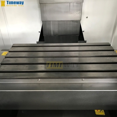 Krijg de beste aanbieding op VMC650 Vertical Machine Center met T-slot No./breedte/pitch 5-18-80