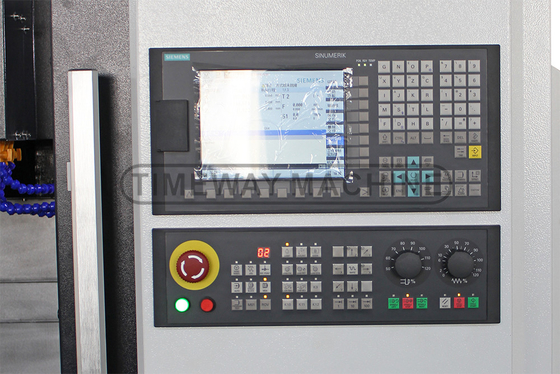 Hoog nauwkeurig VMC650 Verticaal machinecentrum met CNC-systeem