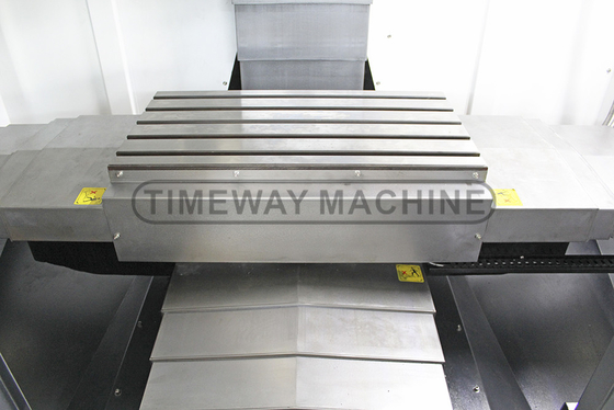 Hoog nauwkeurig VMC650 Verticaal machinecentrum met CNC-systeem