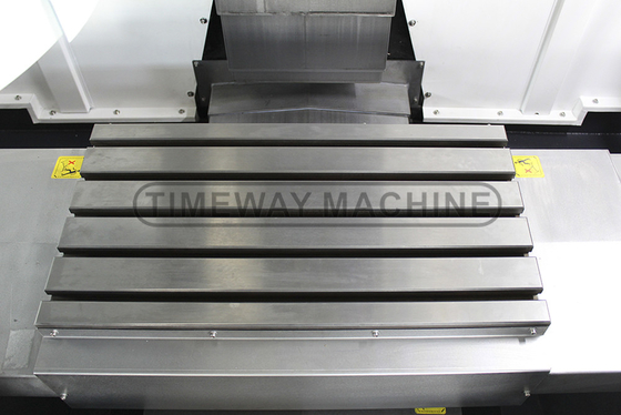Hoog nauwkeurig VMC650 Verticaal machinecentrum met CNC-systeem