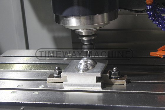Precision Repeatability X/Y/Z mm ±0,006 VMC850L Verticaal bewerkingscentrum voor metaal