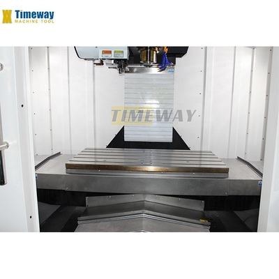 Metalen frezen VMC1370 Verticaal machinecentrum met 5 T-slots en spindelboring