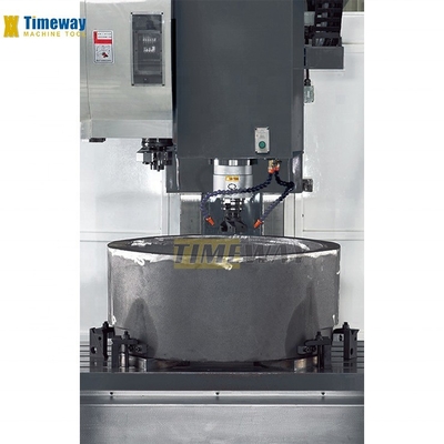 Metalen frezen VMC1370 Verticaal machinecentrum met 5 T-slots en spindelboring