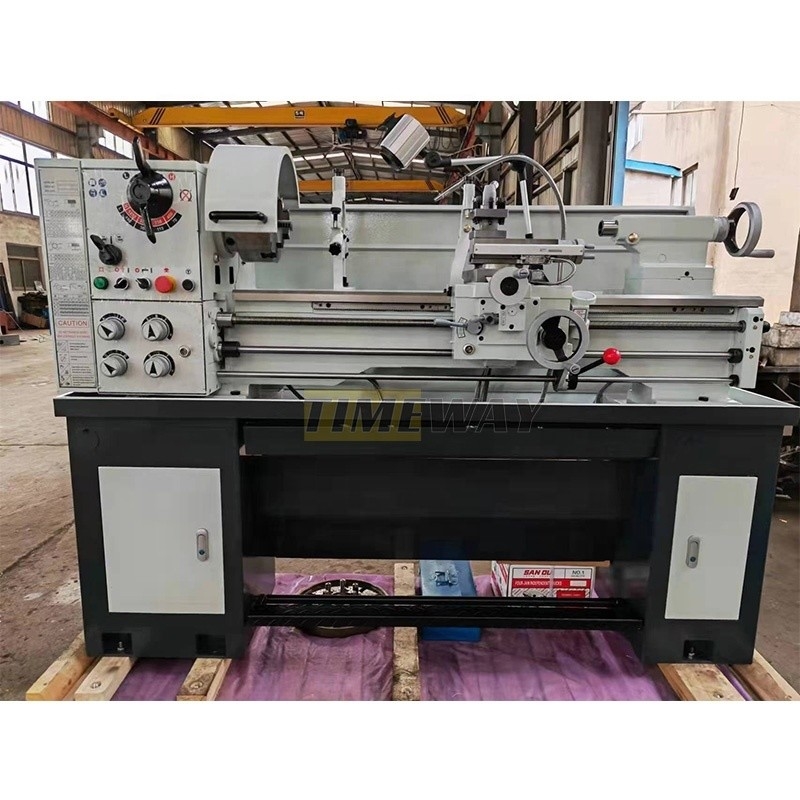 220/380V Spanning Mini draaibank Horizontaal gat Bed draaibank met 1930 * 760 * 1580mm afmetingen