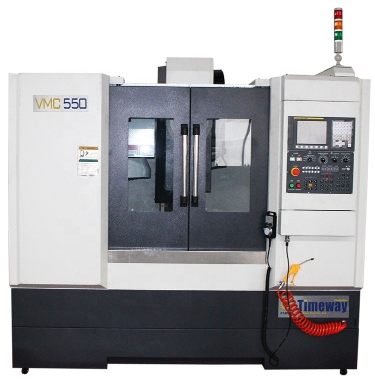 BT40 Spindel Taper Timeway VMC550 3-assige lineaire geleidingslijn Verticaal bewerkingscentrum CNC-machine